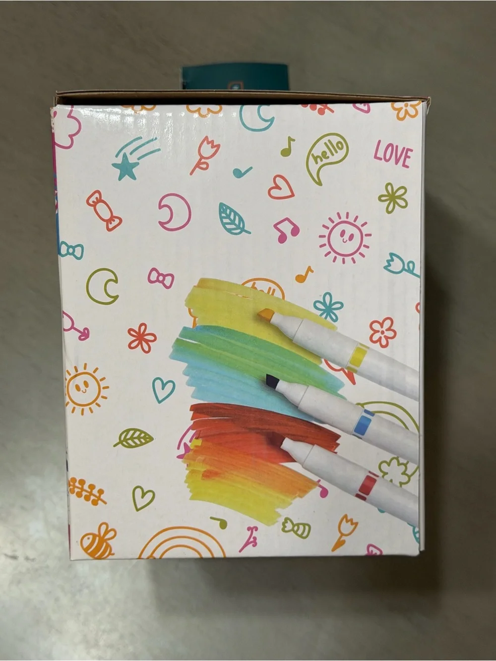 82 Dual-Tip Art Markers with Carrying Case